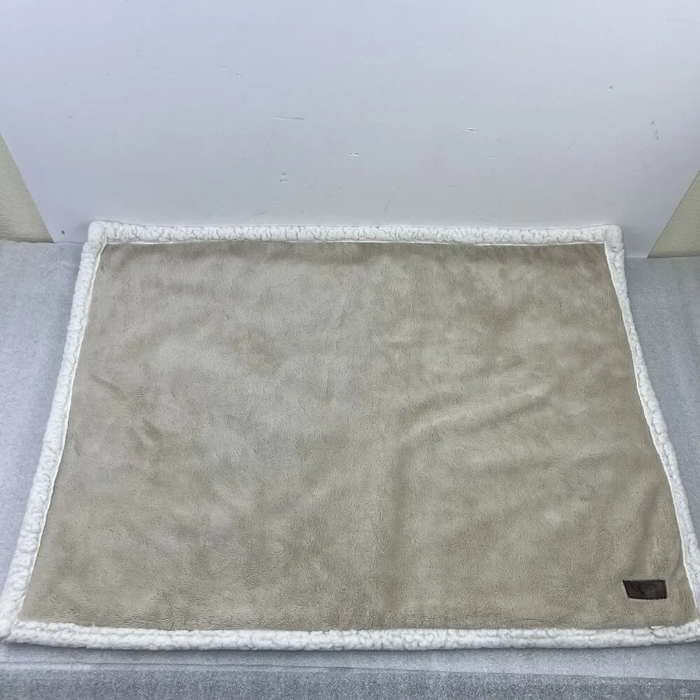UGG Beige Plush Sherpa Standard Pillow Sham Cover Soft Cozy Zip Closure Full/Que